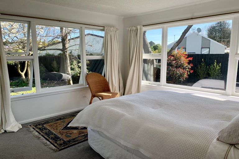 Photo of property in 145 Avonhead Road, Avonhead, Christchurch, 8042