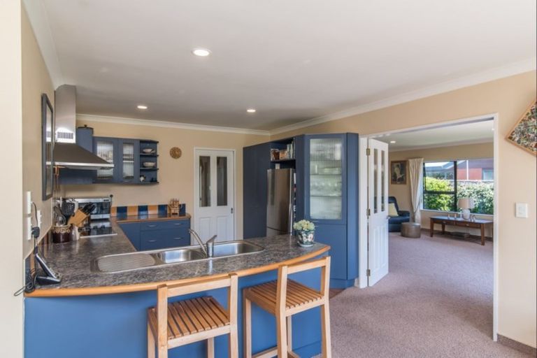 Photo of property in 23 Lorna Irene Drive, Raumati South, Paraparaumu, 5032