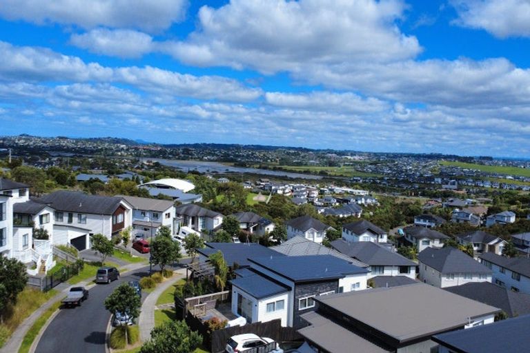 Photo of property in 46 Ascension Crescent, Orewa, 0931