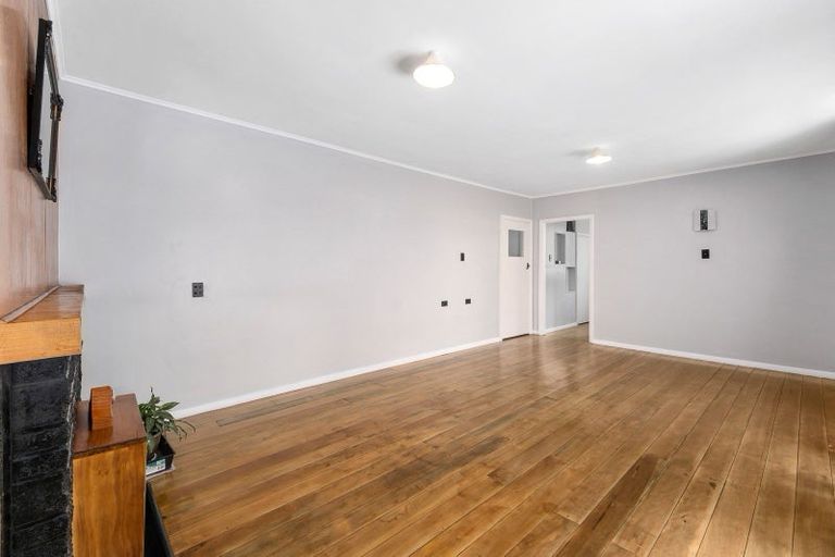 Photo of property in 76 Devon Street, Picton, 7220