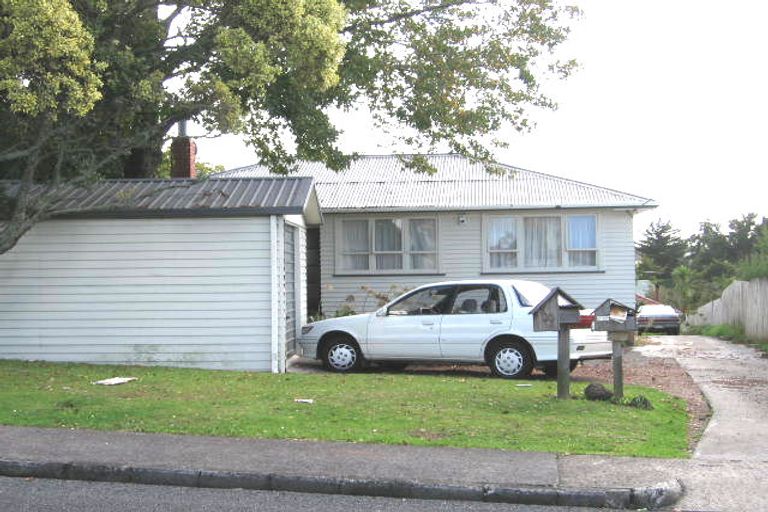 Photo of property in 1/20 Royal View Road, Te Atatu South, Auckland, 0610