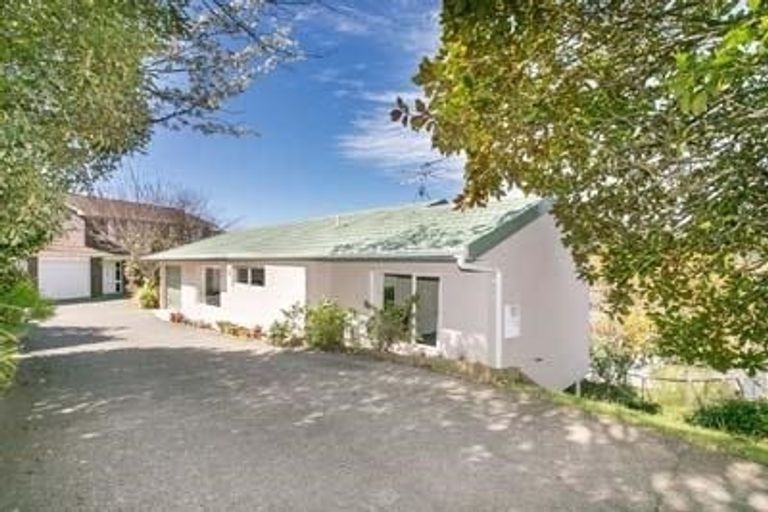 Photo of property in 6a Pony Grove, Churton Park, Wellington, 6037