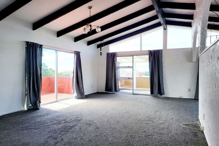 Photo of property in 779 East Coast Road, Northcross, Auckland, 0630