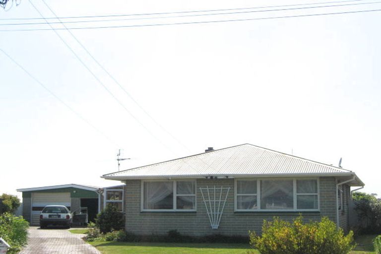 Photo of property in 18 Esk Place, Aranui, Christchurch, 8061