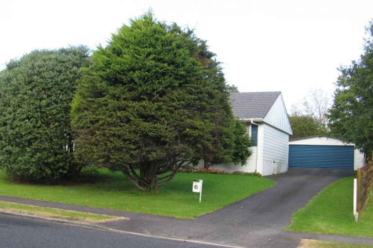 Photo of property in 6 Sikkim Crescent, Clover Park, Auckland, 2019