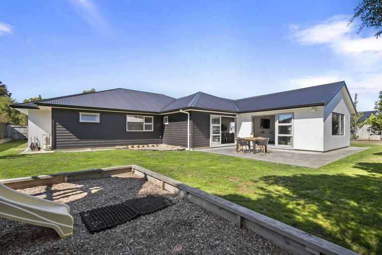 Photo of property in 6 Waimarama Court, Roslyn, Palmerston North, 4414