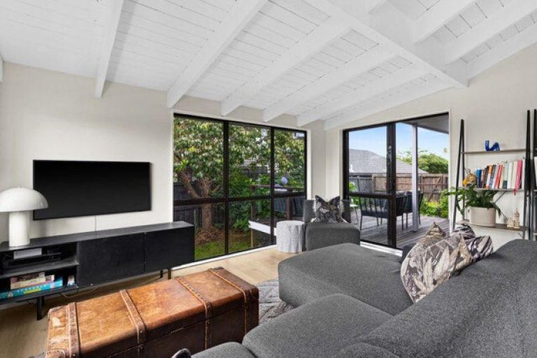 Photo of property in 12 Chestnut Court, Havelock North, 4130