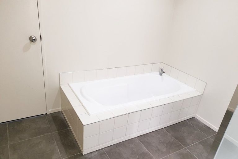 Photo of property in 40 Killybegs Drive, Pinehill, Auckland, 0632