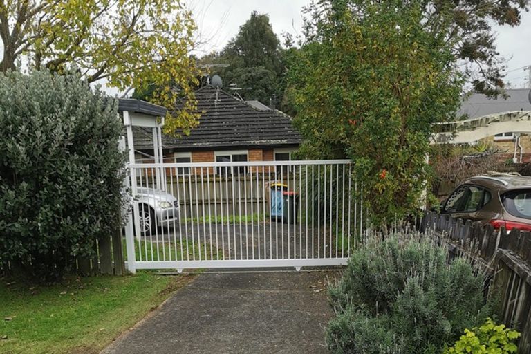 Photo of property in 2/58 Clevedon Road, Papakura, 2110