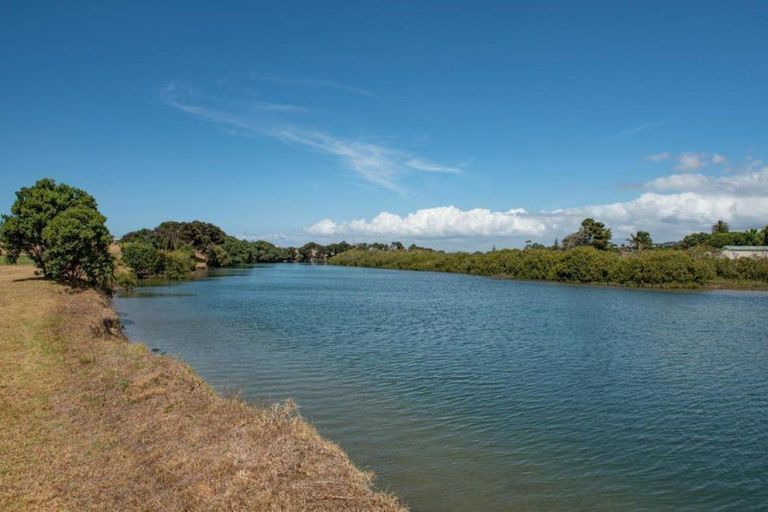 Photo of property in 6 Pukeko Street, Ruakaka, 0116