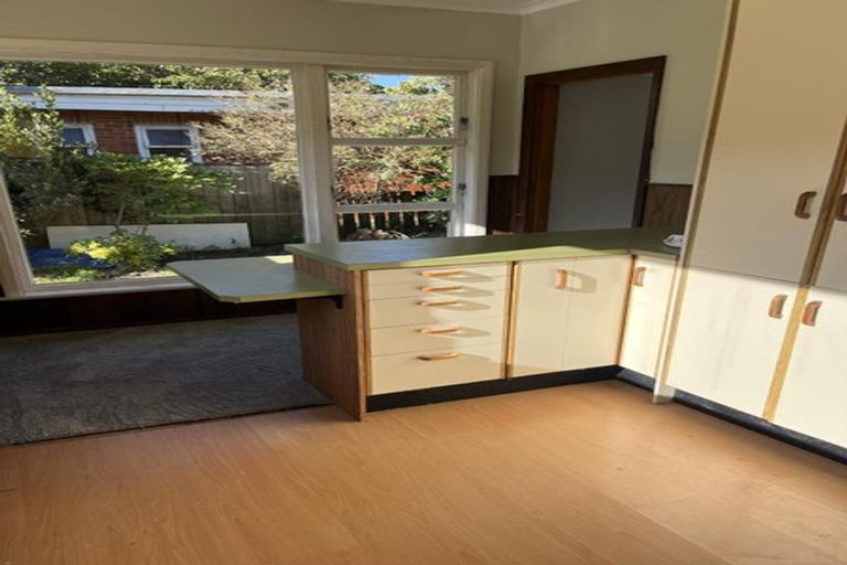 Photo of property in 27 Beauchamp Street, Tawa, Wellington, 5028