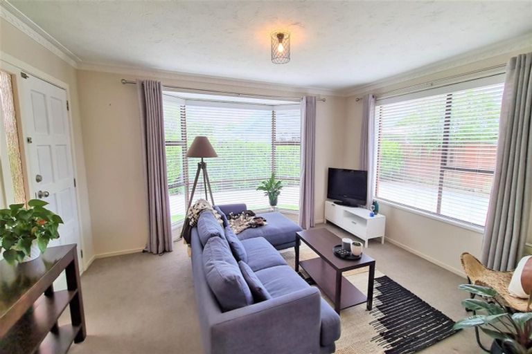 Photo of property in 1/39 Solomon Avenue, Redwood, Christchurch, 8051