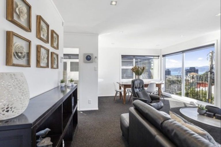 Photo of property in 17-17a Barton Terrace, Thorndon, Wellington, 6011