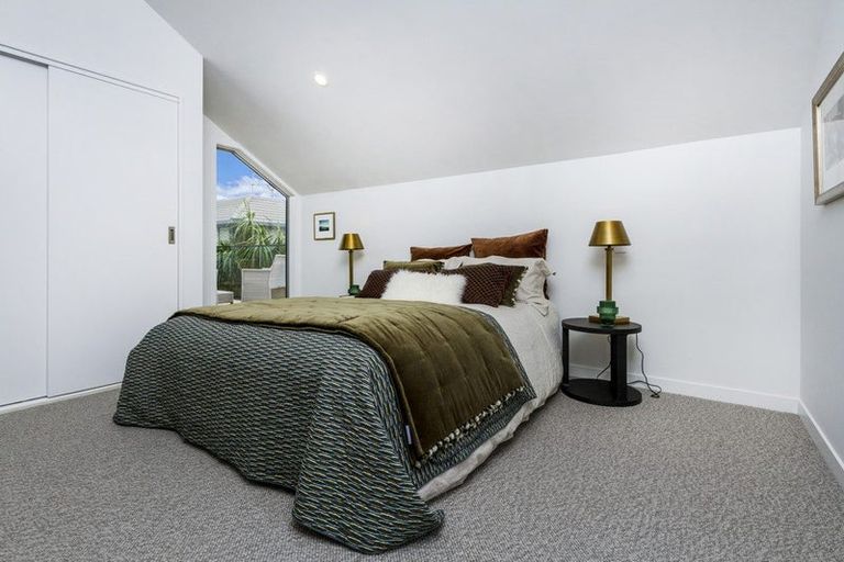 Photo of property in 2/43 Princes Street, Northcote Point, Auckland, 0627