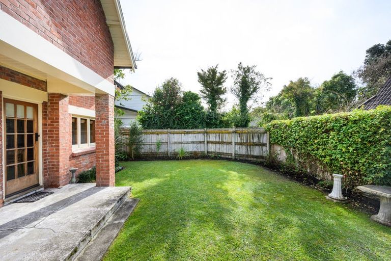 Photo of property in 21 Batt Street, West End, Palmerston North, 4410