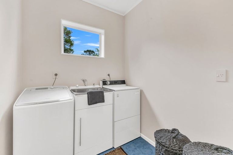 Photo of property in 3b Hunter Place, Merrilands, New Plymouth, 4312