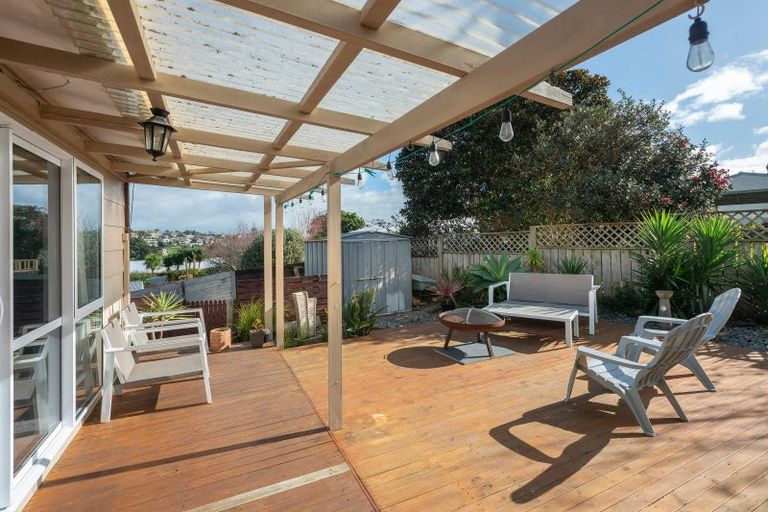 Photo of property in 26 Dunton Drive, Welcome Bay, Tauranga, 3112