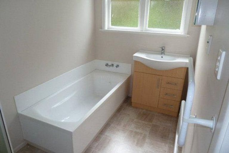 Photo of property in 213 Karori Road, Karori, Wellington, 6012