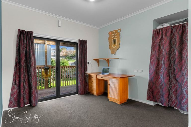 Photo of property in 8 Montaine Place, Maungaturoto, 0520