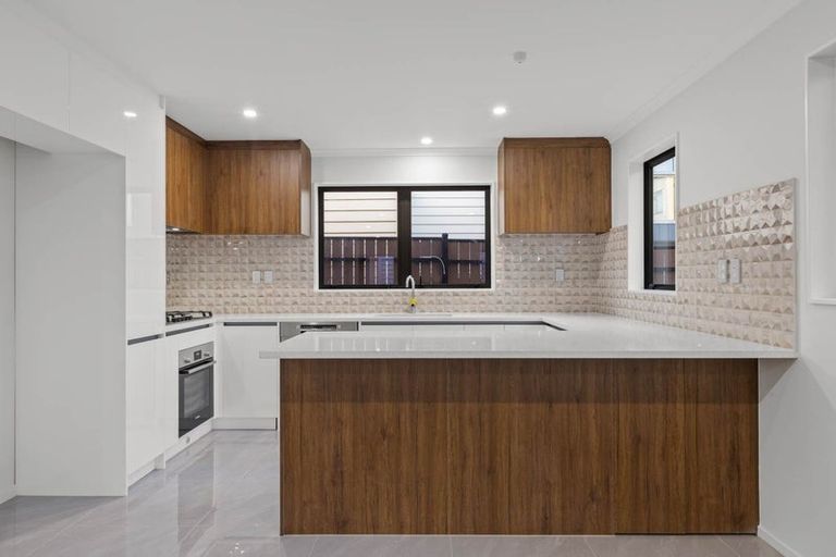 Photo of property in 13b Ascent Street, Flat Bush, Auckland, 2019