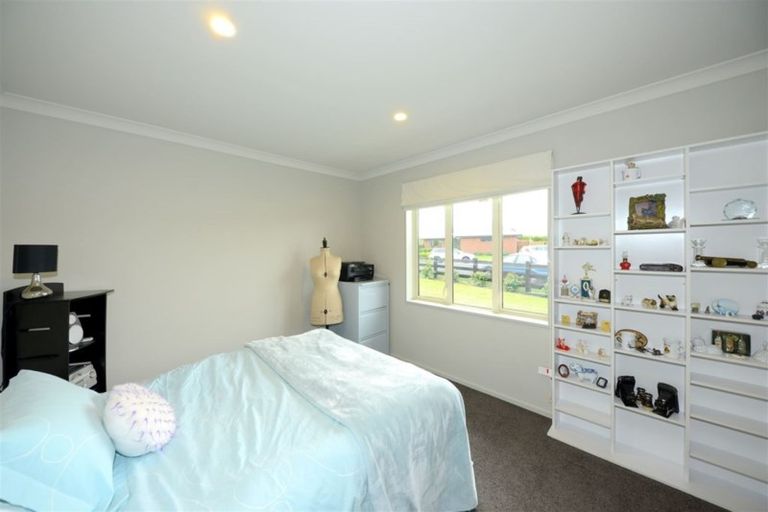 Photo of property in 2 Binyon Place, Rolleston, 7614