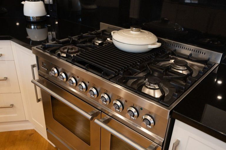 Photo of property in 31 Balmoral Drive, Terrace End, Palmerston North, 4410