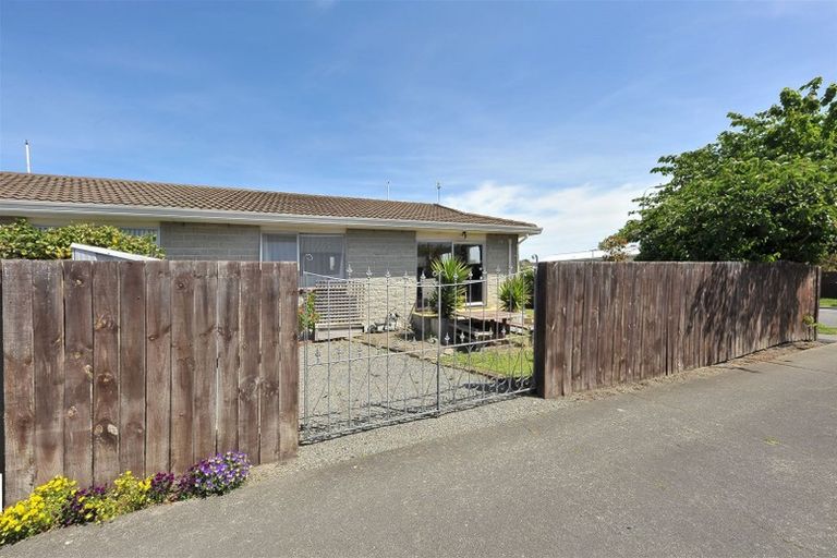 Photo of property in 1/26 Meon Street, Aranui, Christchurch, 8061