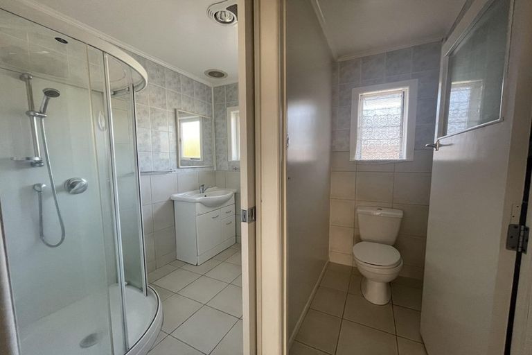 Photo of property in 377 East Coast Road, Mairangi Bay, Auckland, 0630