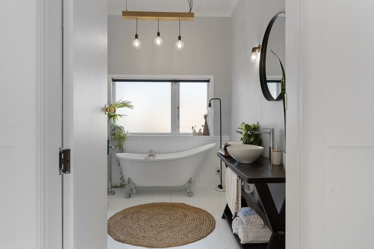 Photo of property in 32 Brookes Street, Inglewood, 4330