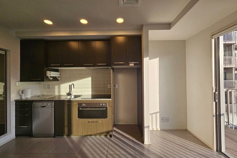 Photo of property in Shoal Haven Apartments, 305c/130 Anzac Street, Takapuna, Auckland, 0622