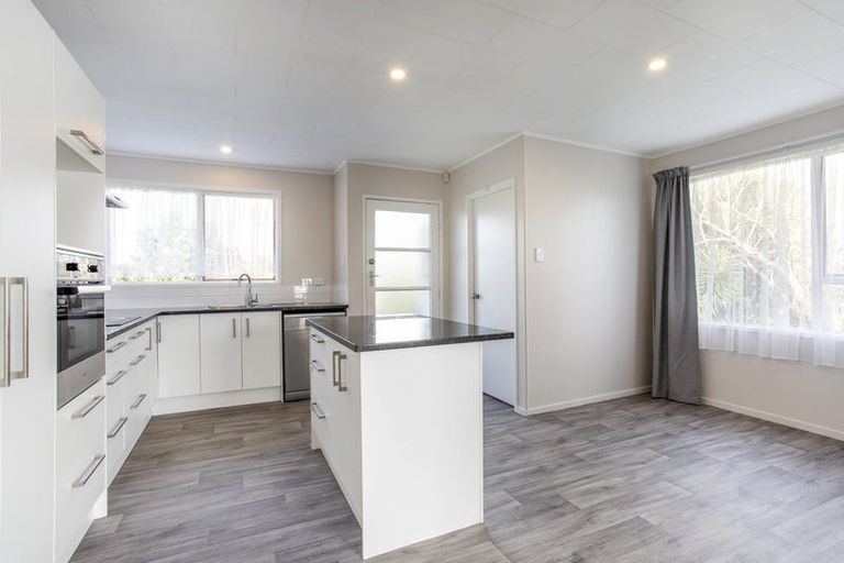 Photo of property in 42a Parakai Avenue, Parakai, 0830