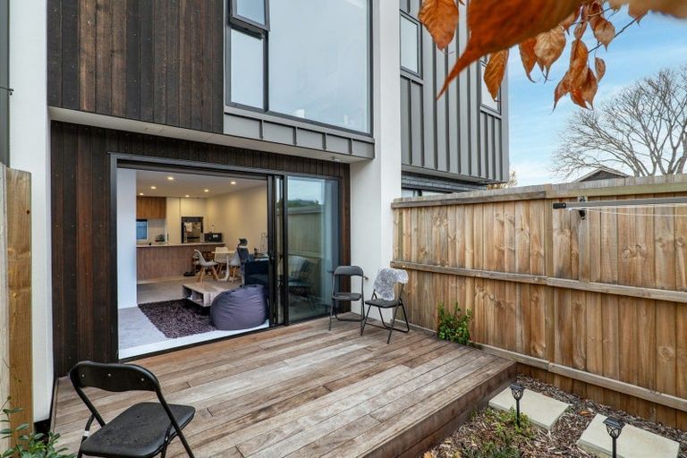 Photo of property in 2/24 Devonport Lane, St Albans, Christchurch, 8014