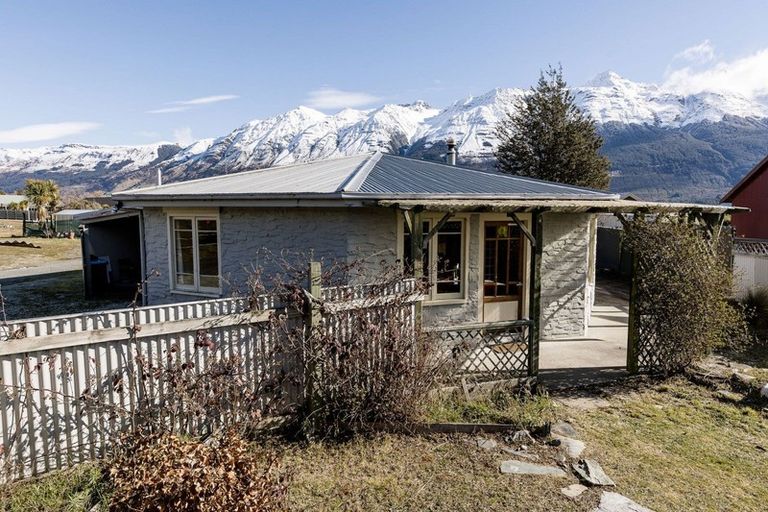 Photo of property in 35 Oban Street, Glenorchy, 9372