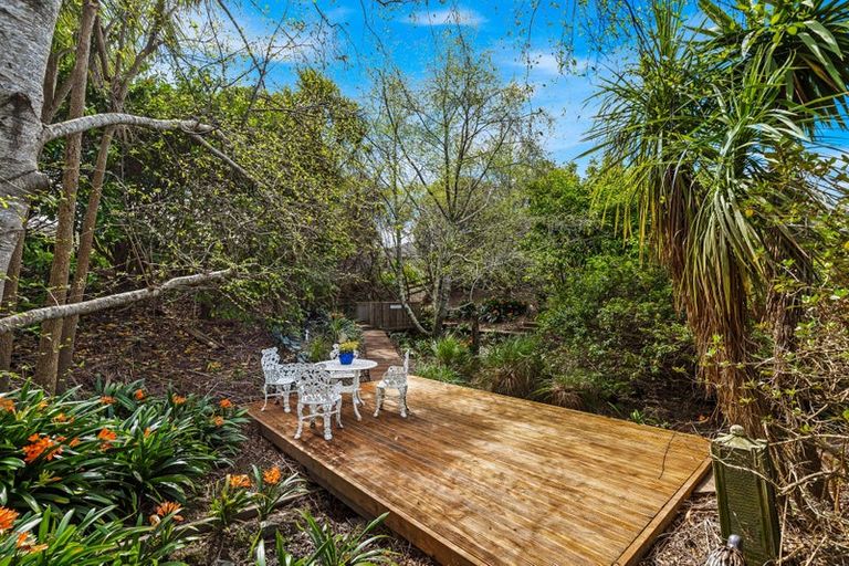 Photo of property in 41 Whangaparaoa Road, Red Beach, 0932