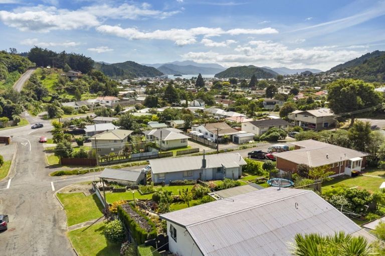 Photo of property in 52 Dorset Street, Picton, 7220