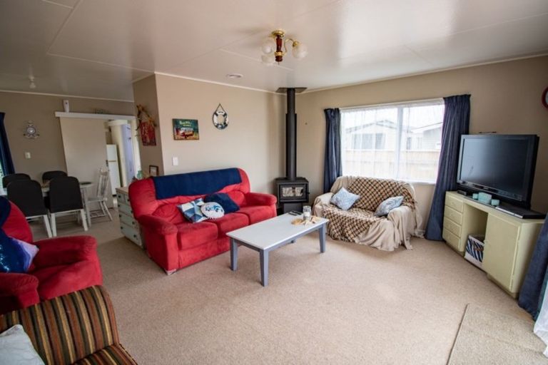 Photo of property in 18a Shortt Street, Foxton Beach, Foxton, 4815