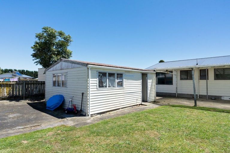 Photo of property in 33 Solway Street, Levin, 5510