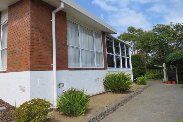 Photo of property in 66 Waiwaka Terrace, Strandon, New Plymouth, 4312