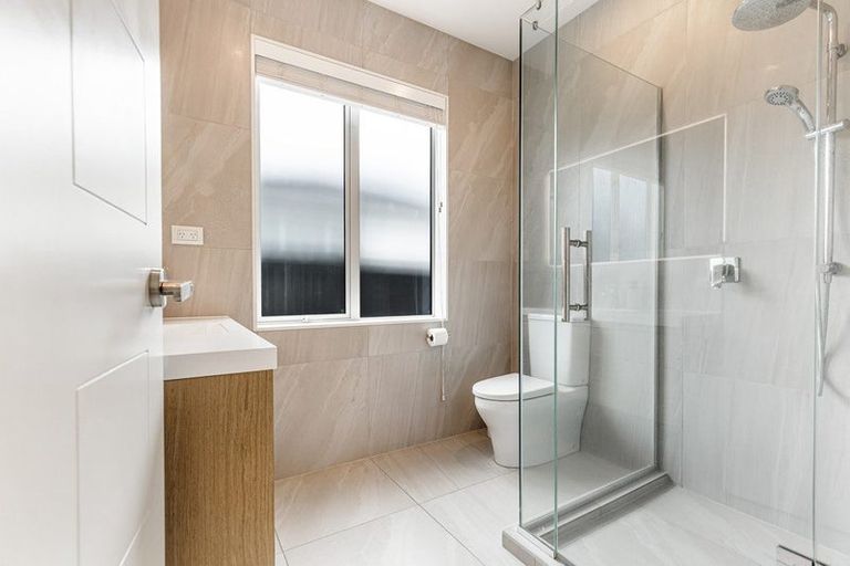 Photo of property in 9 Walter Ruddock Avenue, Kumeu, 0810