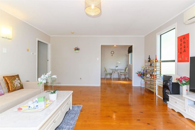 Photo of property in 1/41 Domain Road, Glenfield, Auckland, 0629