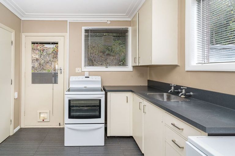 Photo of property in 186 Kaikorai Valley Road, Bradford, Dunedin, 9011