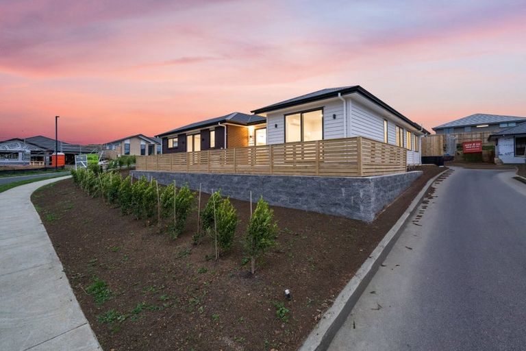 Photo of property in 5 Viv Green Place, Pokeno, 2402