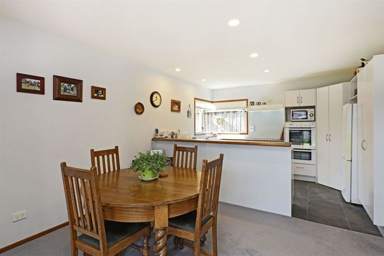 Photo of property in 6 Saint Hill Rise, Havelock North, 4130