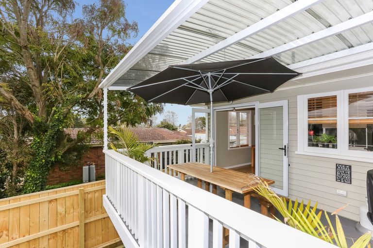 Photo of property in 9 Lawrie Avenue, Pukekohe, 2120