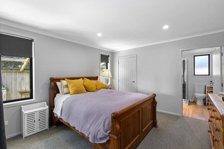 Photo of property in 5 Angus Place, Carterton, 5713