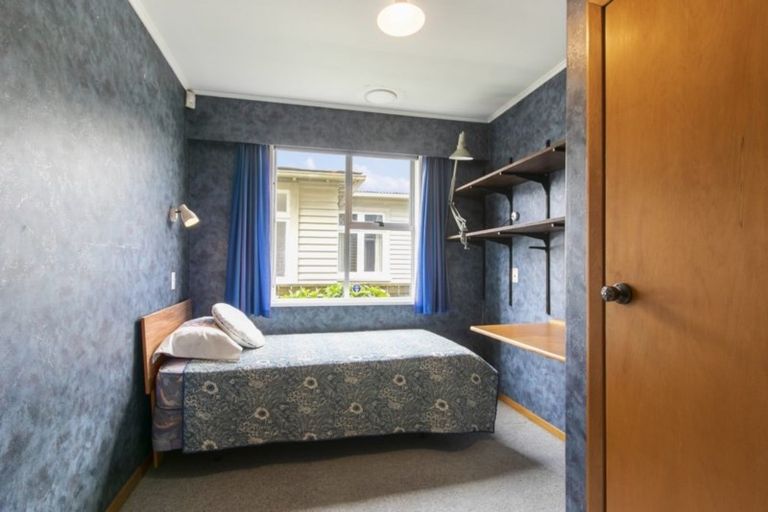 Photo of property in 57 Cambridge Terrace, Waiwhetu, Lower Hutt, 5011