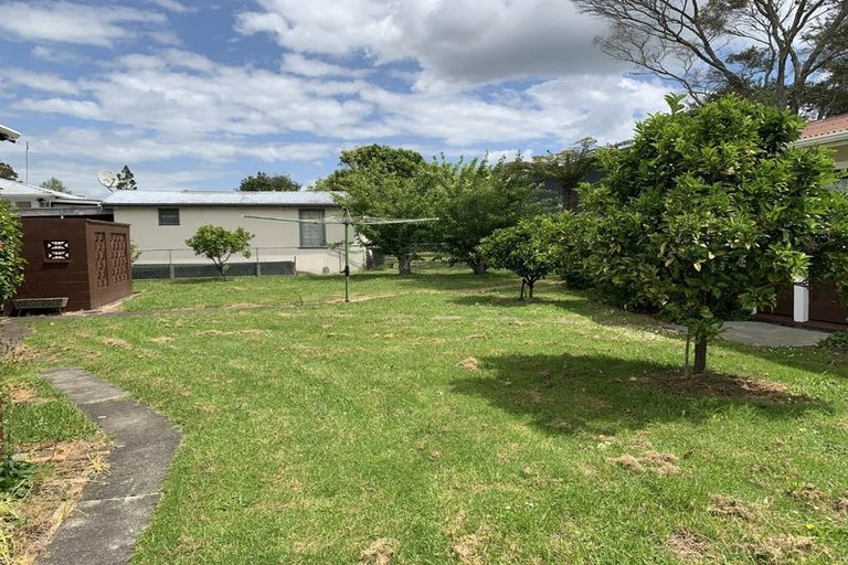 Photo of property in 24 Vanguard Road, Kelston, Auckland, 0602