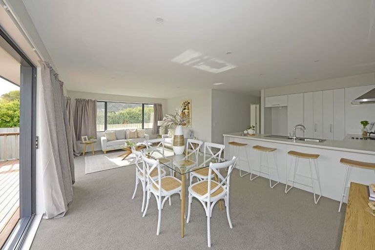 Photo of property in 27 Hargood Street, Woolston, Christchurch, 8062