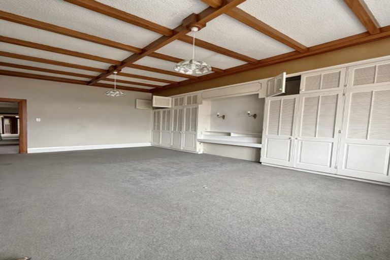 Photo of property in 98 Endeavour Street, Lyall Bay, Wellington, 6022