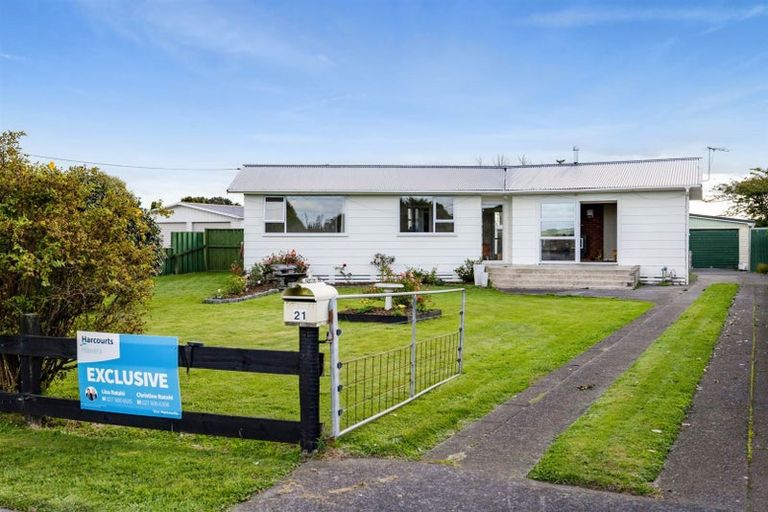 Photo of property in 21 Castle Street, Eltham, 4322